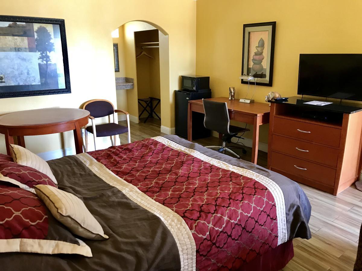 Town & Country Motel Livingston 外观 照片