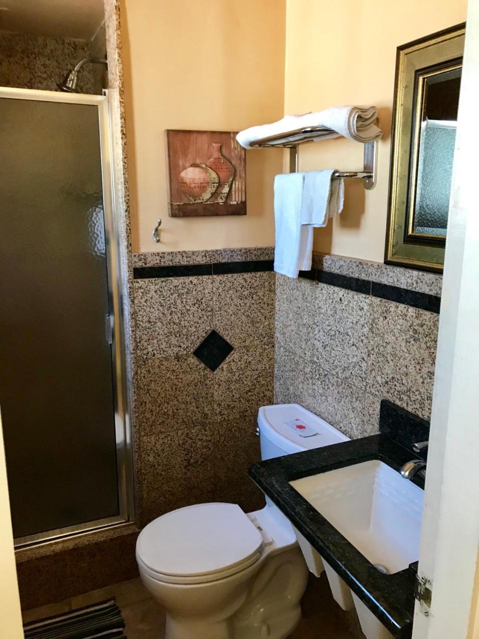 Town & Country Motel Livingston 外观 照片