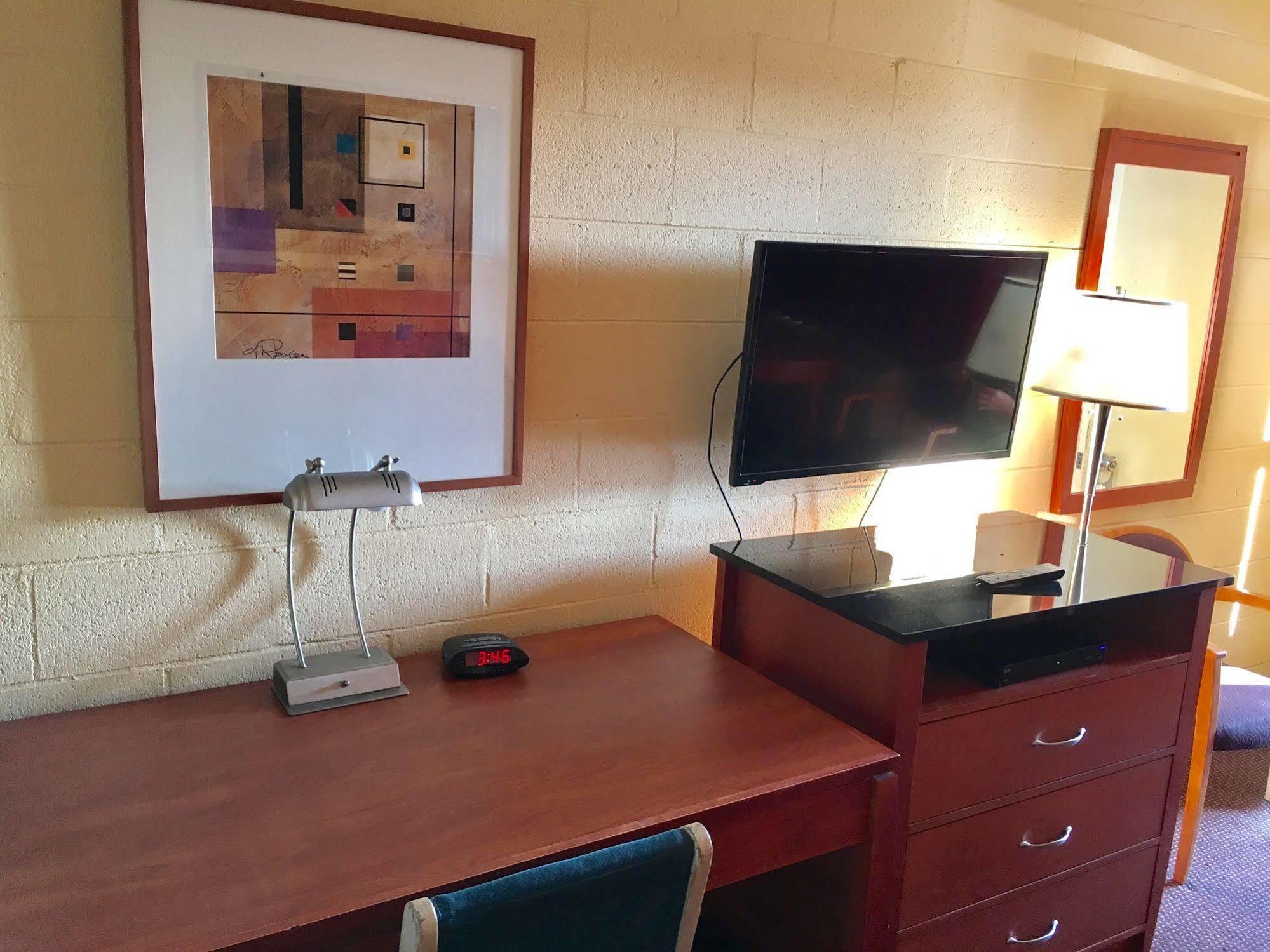 Town & Country Motel Livingston 外观 照片