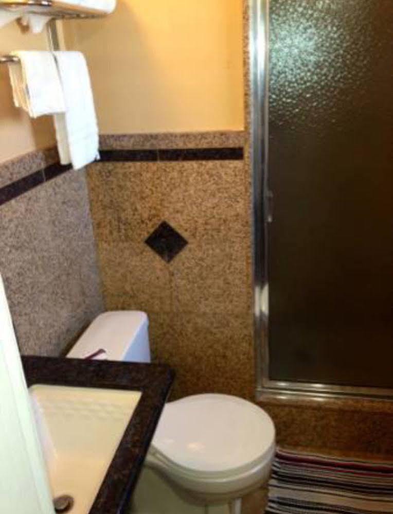 Town & Country Motel Livingston 外观 照片