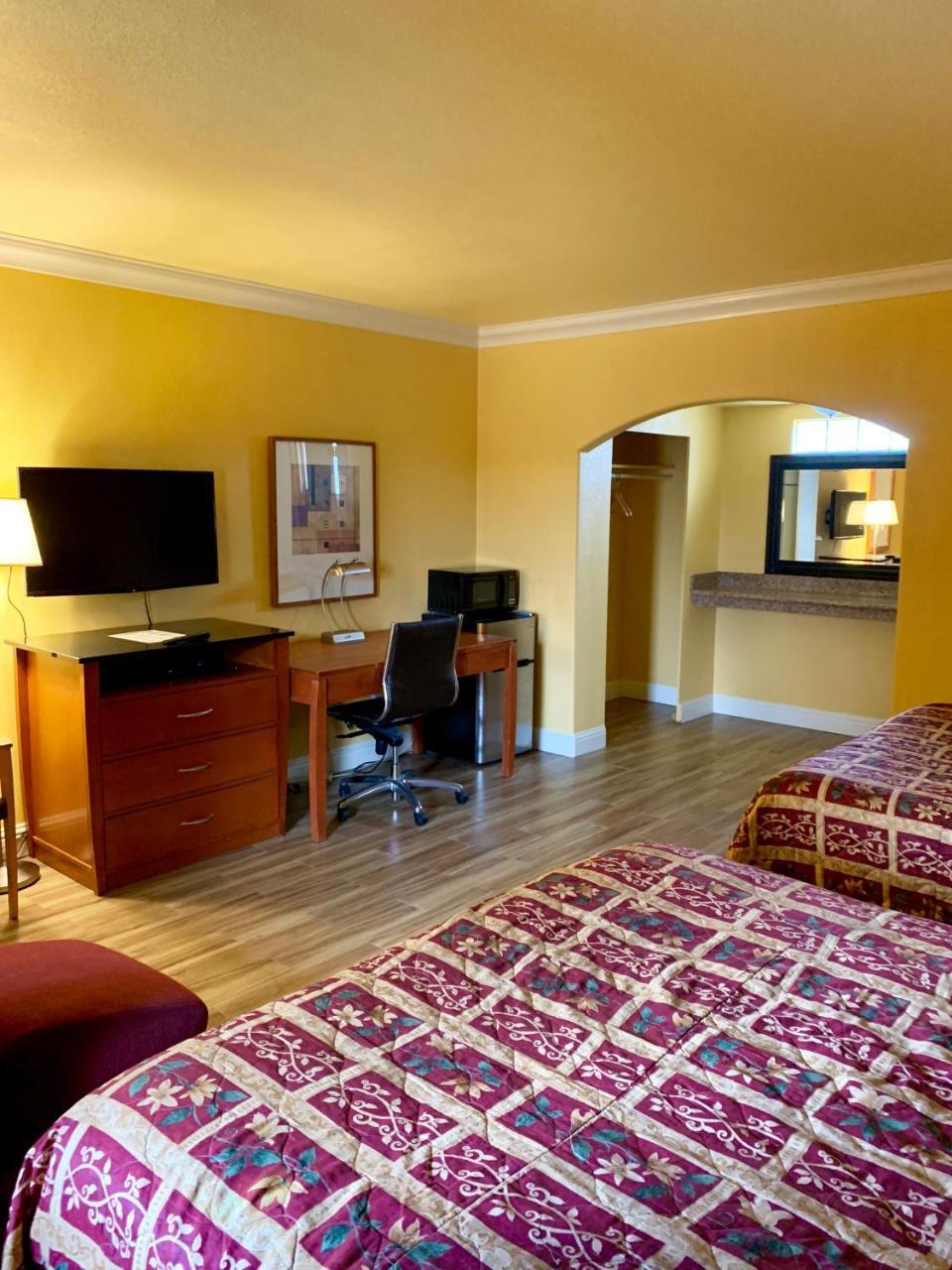 Town & Country Motel Livingston 外观 照片
